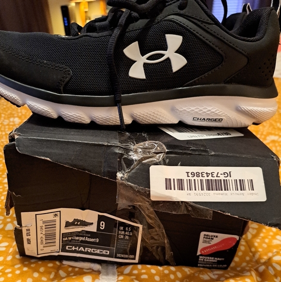 Under Armour Womens Charged Assert 9 Black Running Shoes Size 9 Medium,w/box - Picture 5 of 5